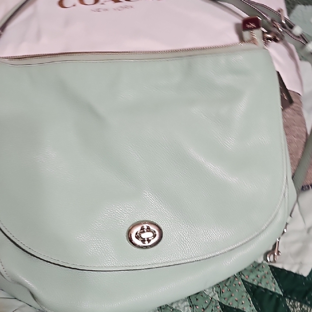 Coach Mint Green Leather Shoulder Bag with Turn-Lock - Picture 3 of 11